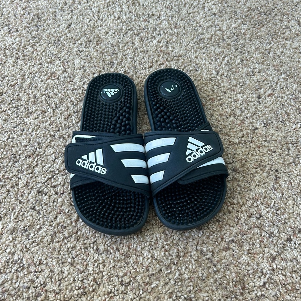 Women’s Adidas slides